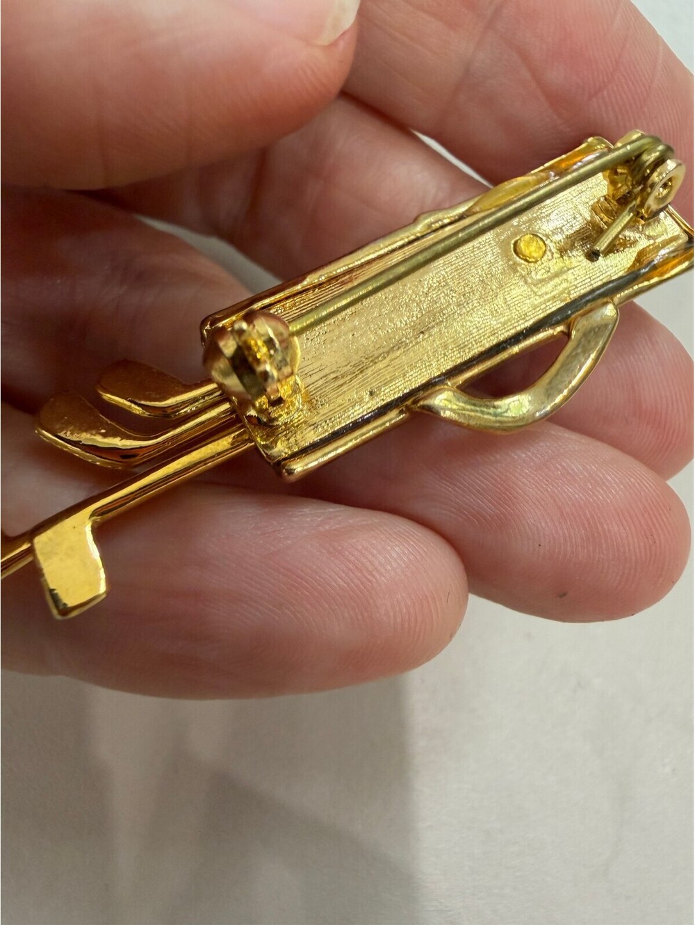 Vintage Golf Bag and Clubs Brooch Pin - Picture 4 of 5